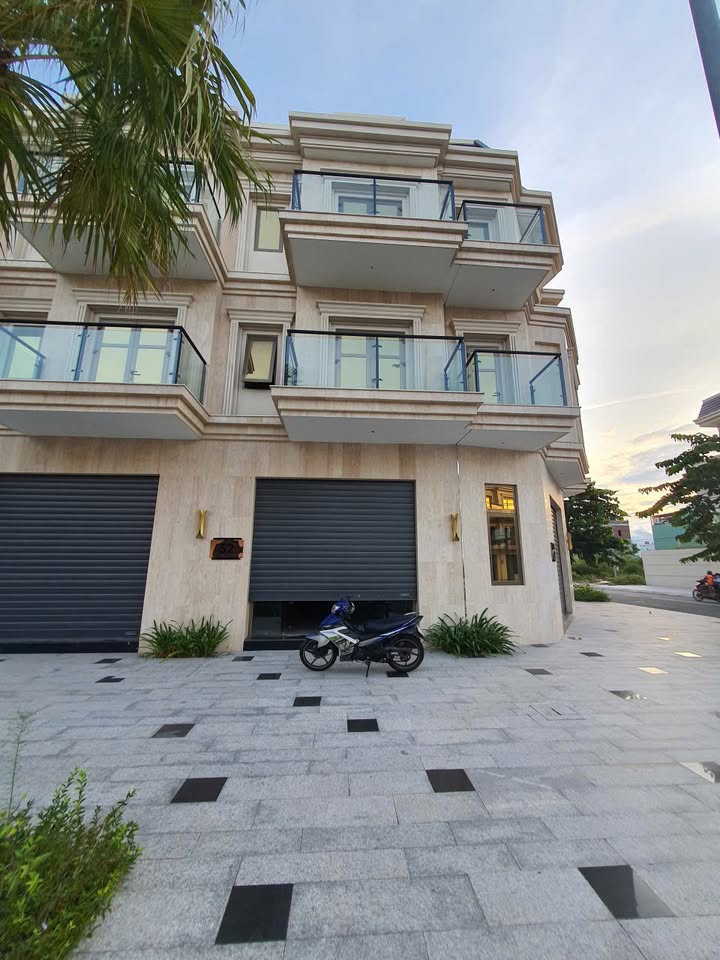 Shophouse Bàu Tràm Lakeside 125m² giá 7 tỷ - Góc siêu đẹp chính chủ bán!