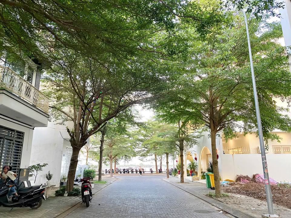 Nhà phố 1 Trệt 2 Lầu tại KĐT Tây Sông Hậu, Long Xuyên, 80m² chỉ 3.7 tỷ - View Sông tuyệt đẹp!