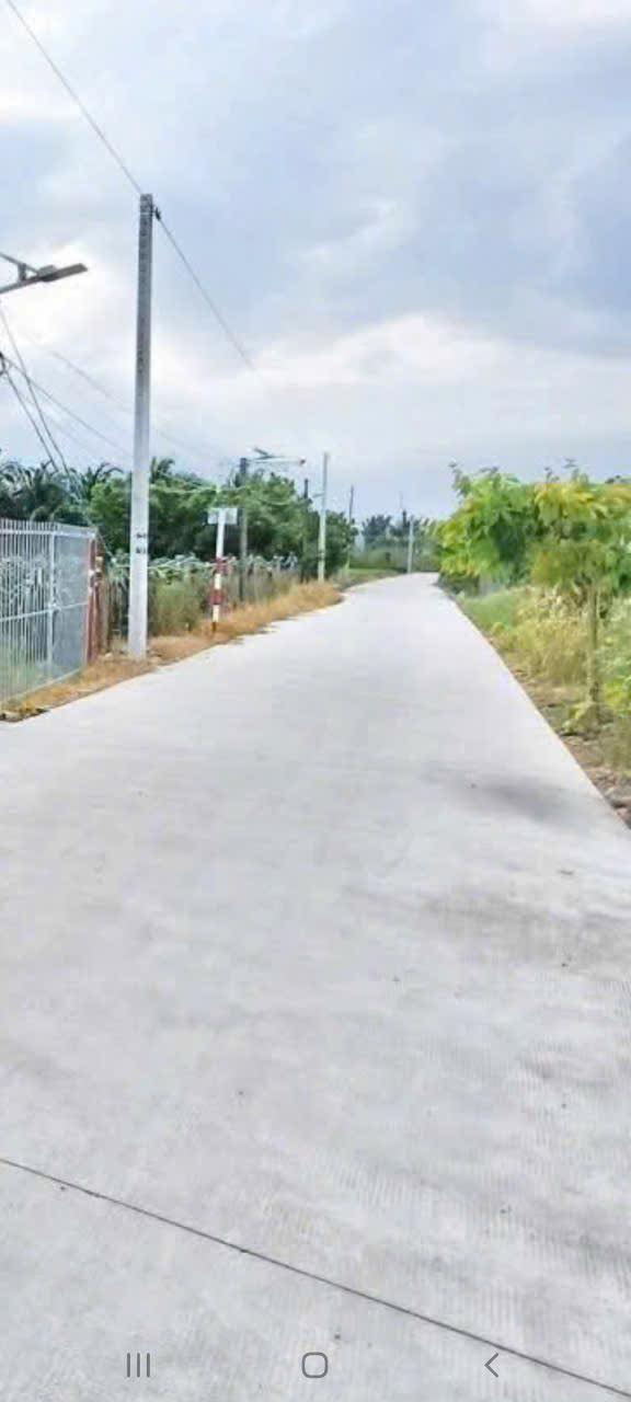 Nhà bán đường Đá Xanh 248,9m² giá 2.3 tỷ - Vị trí đắc địa, vào ở ngay!