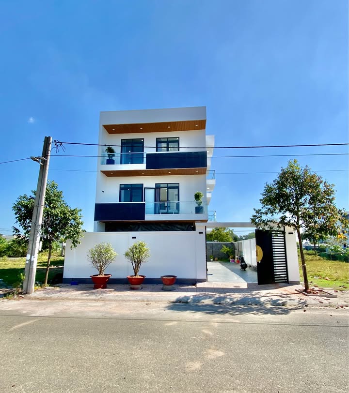 Biệt thự mới xây khu Lan Anh 1 - Hòa Long - 223m² giá 8 tỷ - Sang trọng và hiện đại!