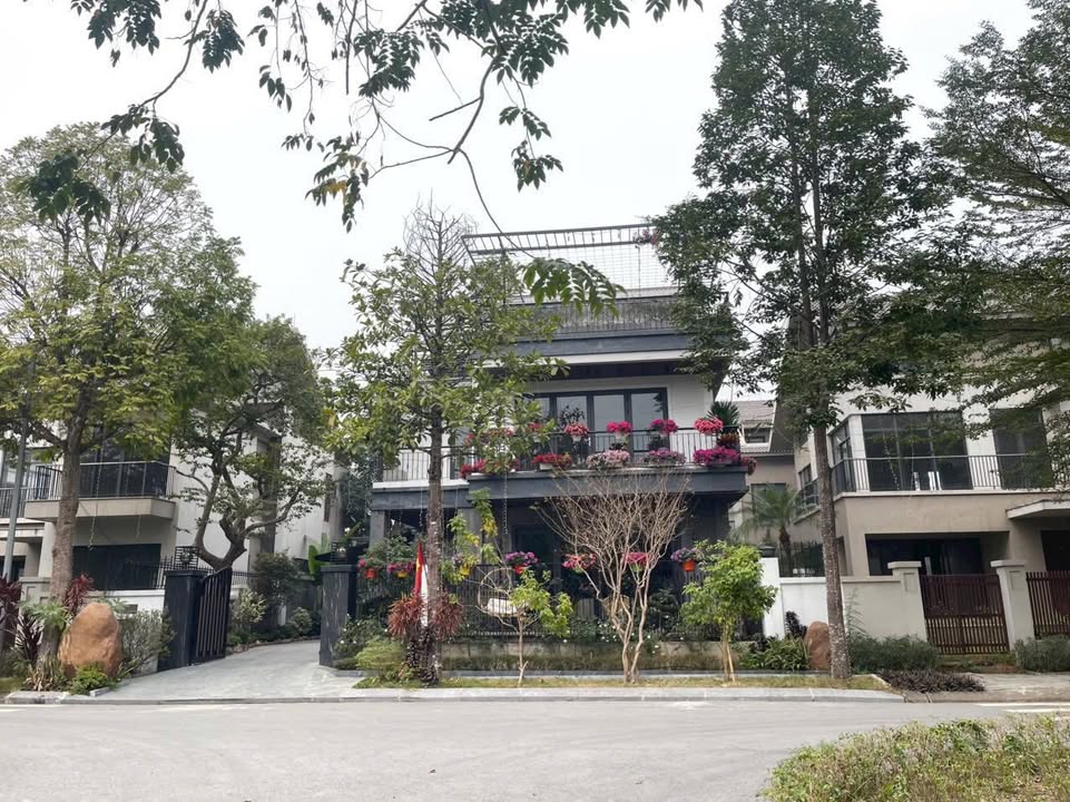 Biệt thự đơn lập Sunny Garden City 300m² giá thỏa thuận - View công viên tuyệt đẹp!