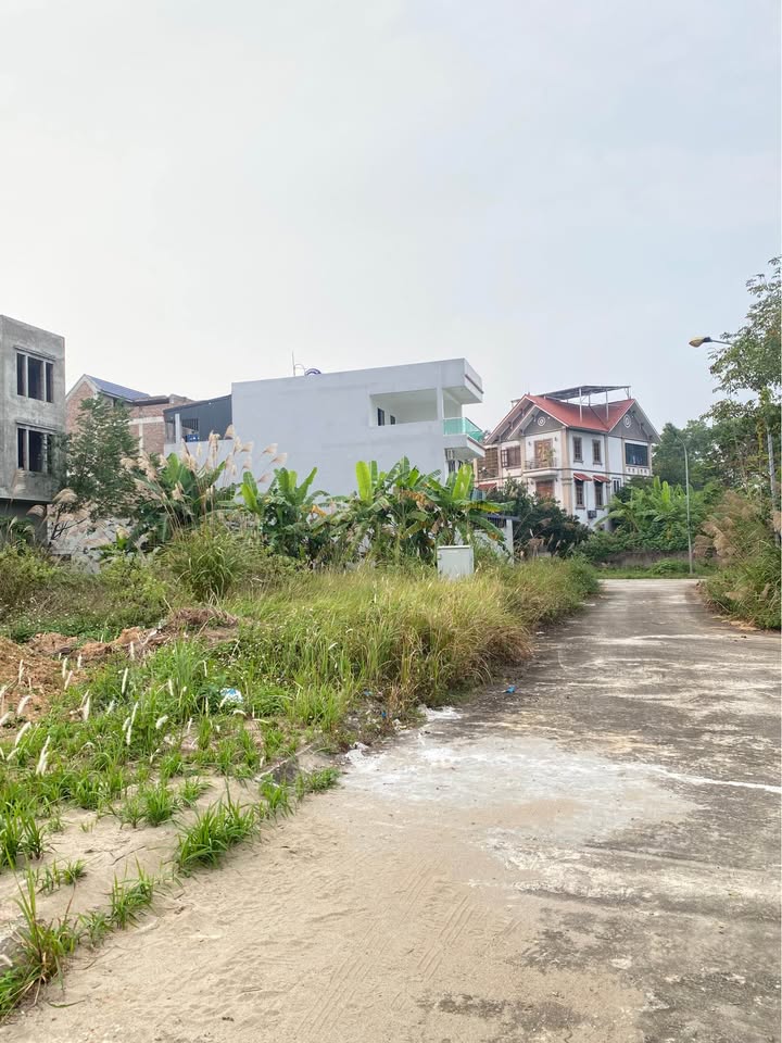 Đất nền 300m² Phường Xuân Hoà - Sổ đỏ chính chủ, giá thỏa thuận hấp dẫn!