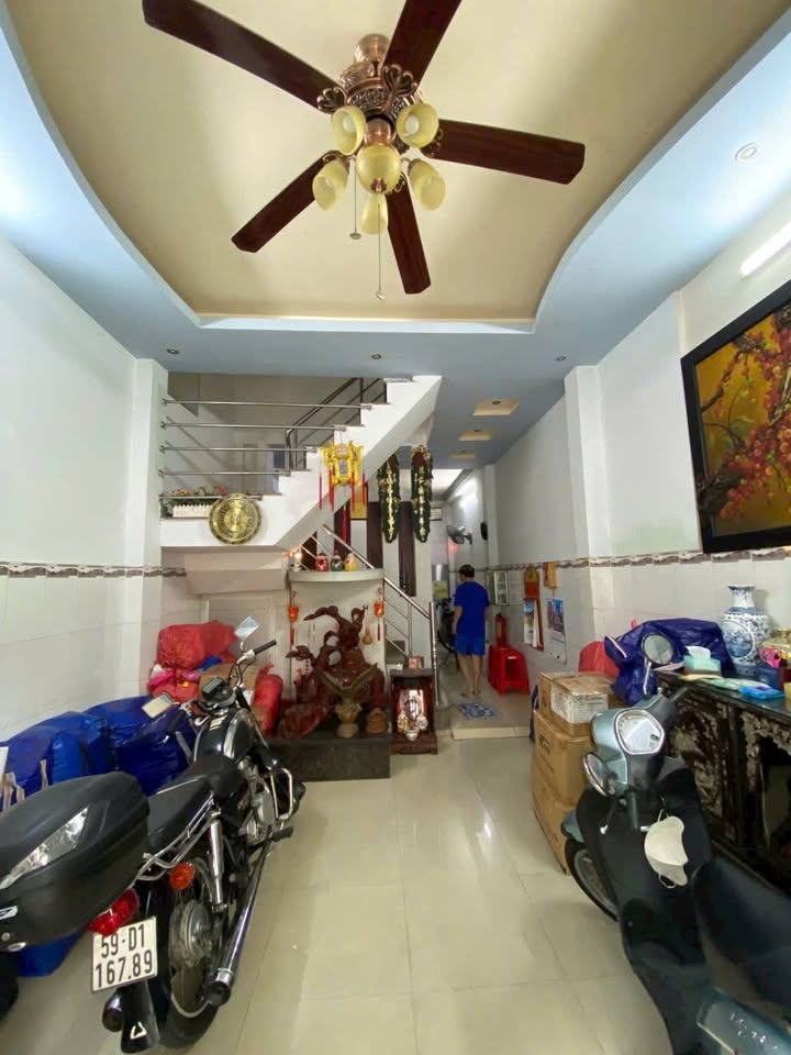 Nhà 4 tầng Lạc Long Quân, Quận 11, diện tích 43.5m² - Dọn vào ở ngay!