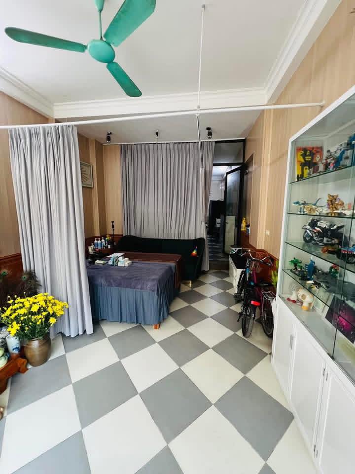 Nhà riêng Lạc Long Quân 51m² giá 13.5 tỷ - Ô tô đỗ cửa, kinh doanh lợi nhuận!