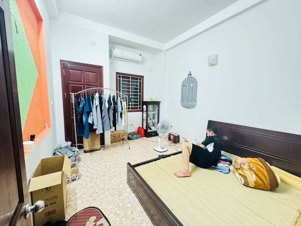 Nhà đẹp ngõ Quận Uỷ Cầu Giấy 38m² giá 9 tỷ - Gần ô tô, hàng xóm cán bộ!