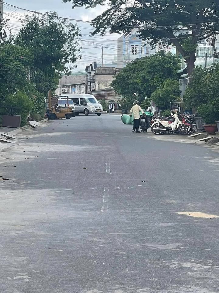 Đất nền 3 mặt tiền đường nhựa 125m² tại Thới Tam Thôn - Giá chỉ 9.5 tỷ!