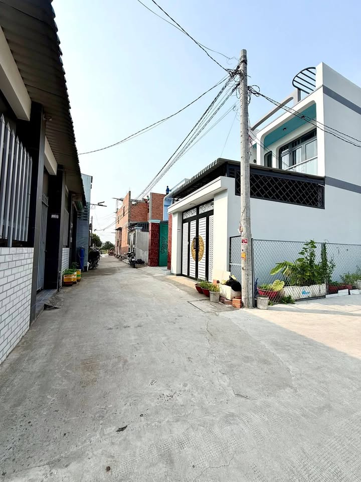 Nhà cấp 4 đường CĐ Lộc Trung, Cần Giuộc, Long An - 97m² chỉ 1.83 tỷ, sẵn sàng vào ở!