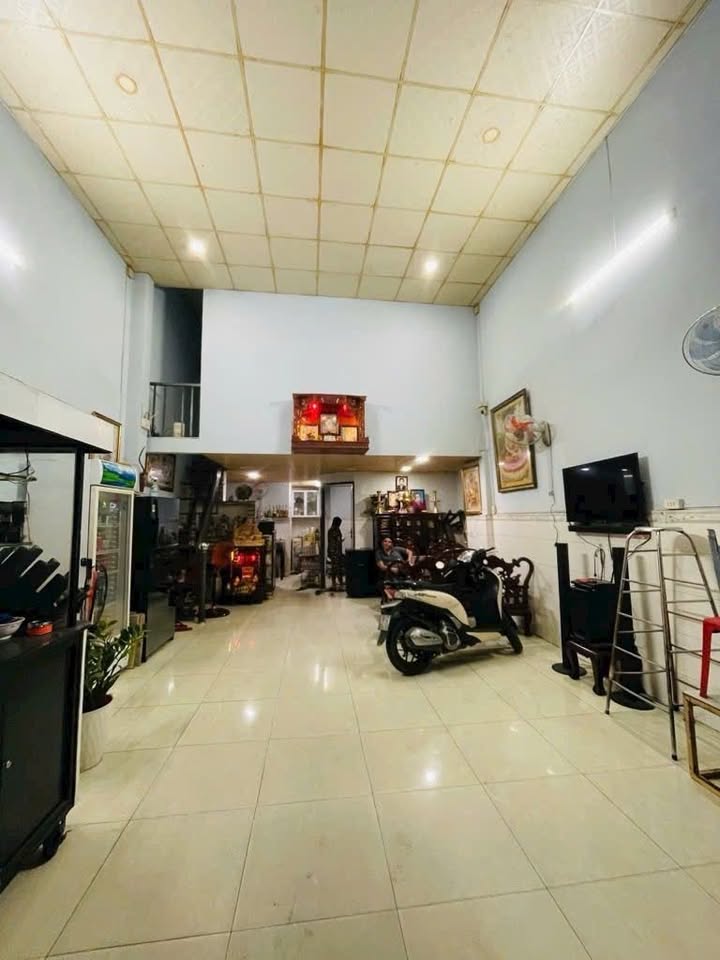 Nhà kinh doanh mặt tiền Huỳnh Tấn Phát, quận 7, diện tích 61.31m² - Giá thương lượng 11 tỷ!