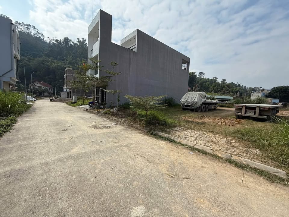 Đất ở Kỳ Sơn - TP Hòa Bình 105m² giá 1 tỷ - Sổ hồng chính chủ!