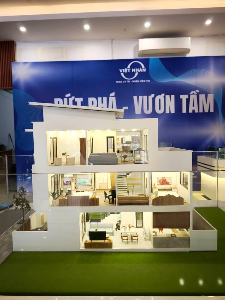 Nhà FrontHouse 3 tầng tại Thành Vinh, Nghệ An 158m² giá 7.2 tỷ - Vị trí đắc địa, kinh doanh thuận lợi!
