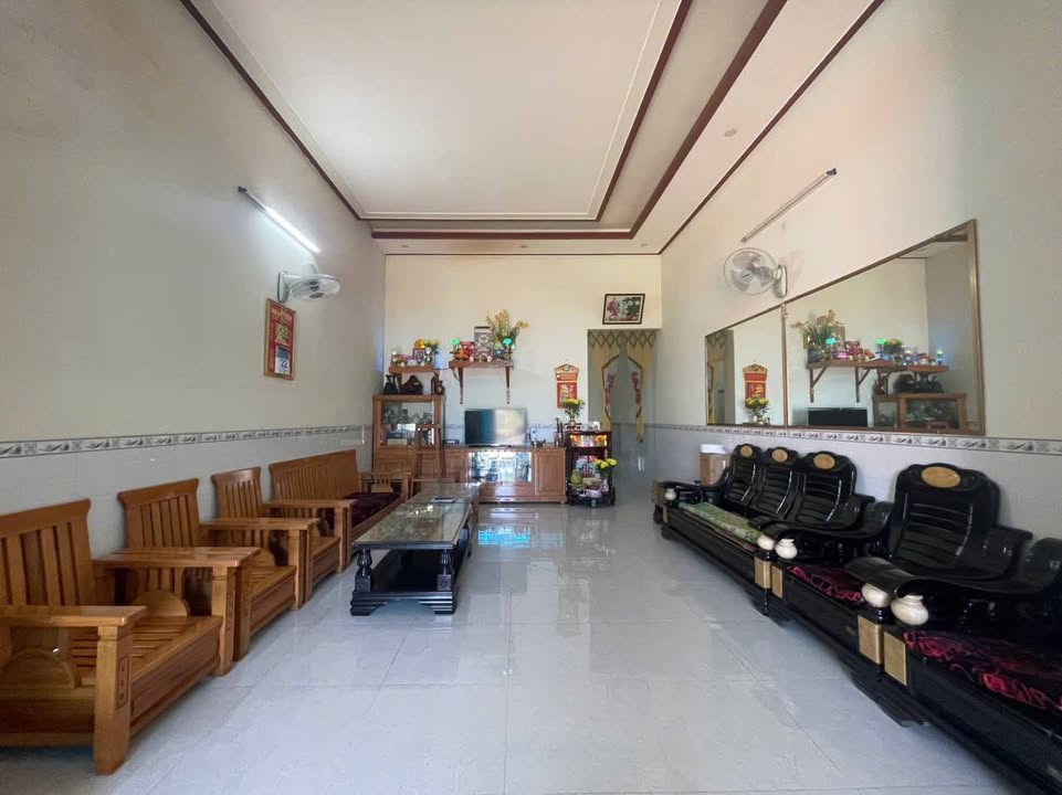 Nhà hẻm Vạn Kiếp, phường Thống Nhất, Gia Lai 111m² giá 1.8 tỷ - Sẵn sàng vào ở!