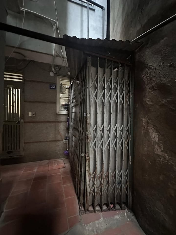 Nhà phố Hoàng Hoa Thám, quận Ba Đình, 35m² giá 6.5 tỷ - Sổ đỏ chính chủ!