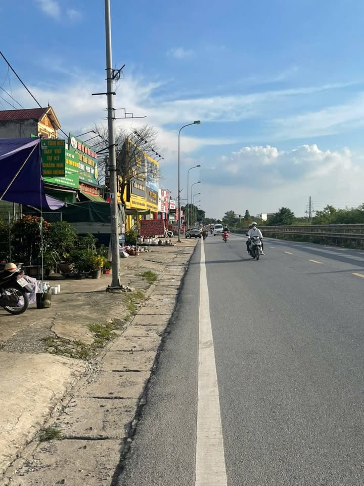 Nhà 2 Tầng mặt đường QL1A tại Phú Xuyên 120m² giá 16 tỷ - Kinh doanh sinh lời ngay!