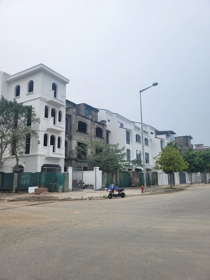 Biệt thự nhà vườn An Khánh 260m² giá 30 tỷ - Chính chủ, sổ đỏ, thiết kế theo ý muốn!