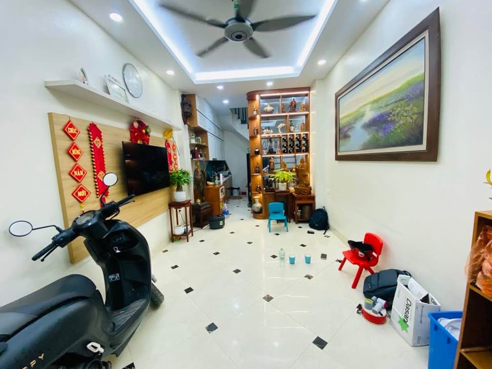 Nhà góc Định Công Hoàng Mai 50m² giá chỉ 6 tỷ - Tiện ích bạt ngàn!