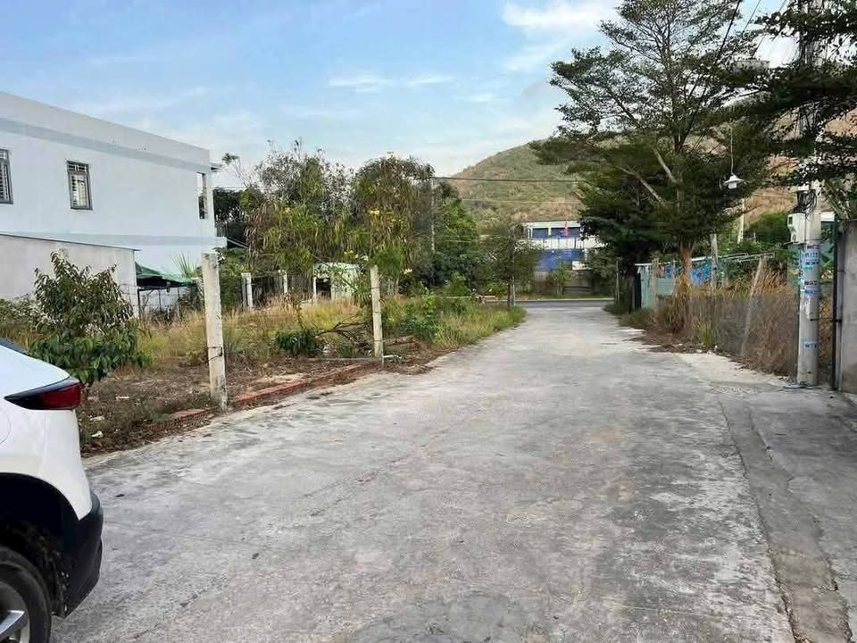 Đất thổ cư Long Hải 100m² giá 1.2 tỷ - Xây dựng tự do ngay!