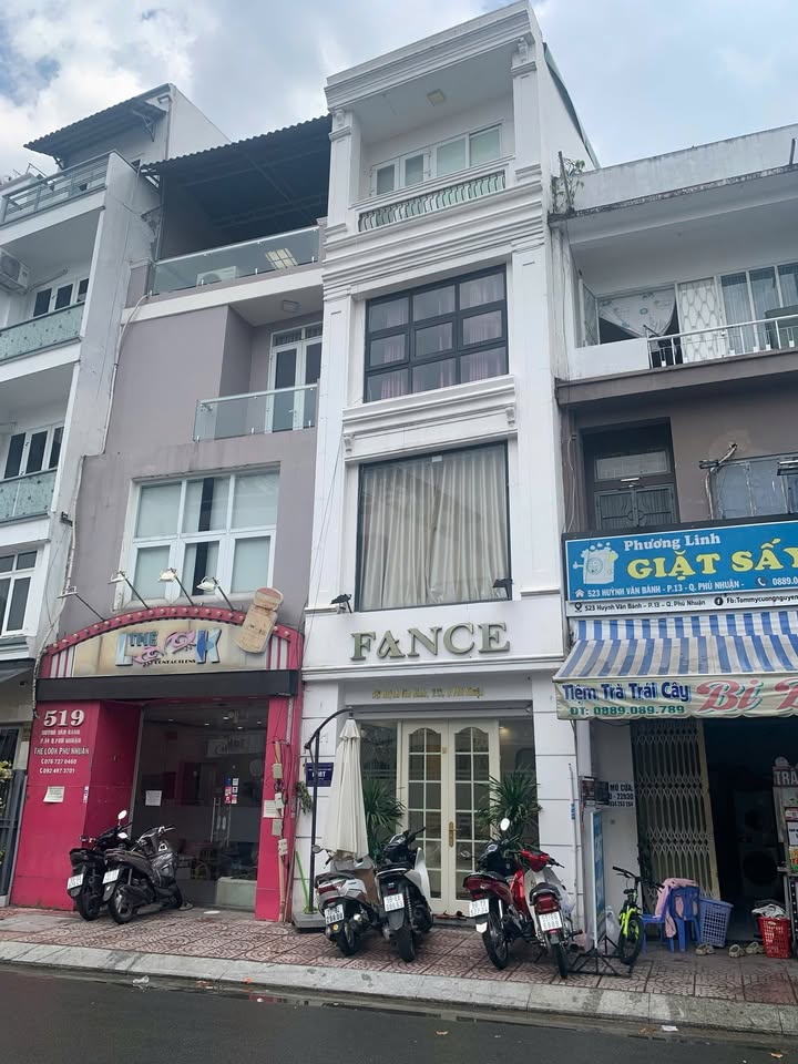 FrontHouse mặt tiền Huỳnh Văn Bánh, Phú Nhuận 31.5m² giá 11.5 tỷ - Đầu tư sinh lời ngay!