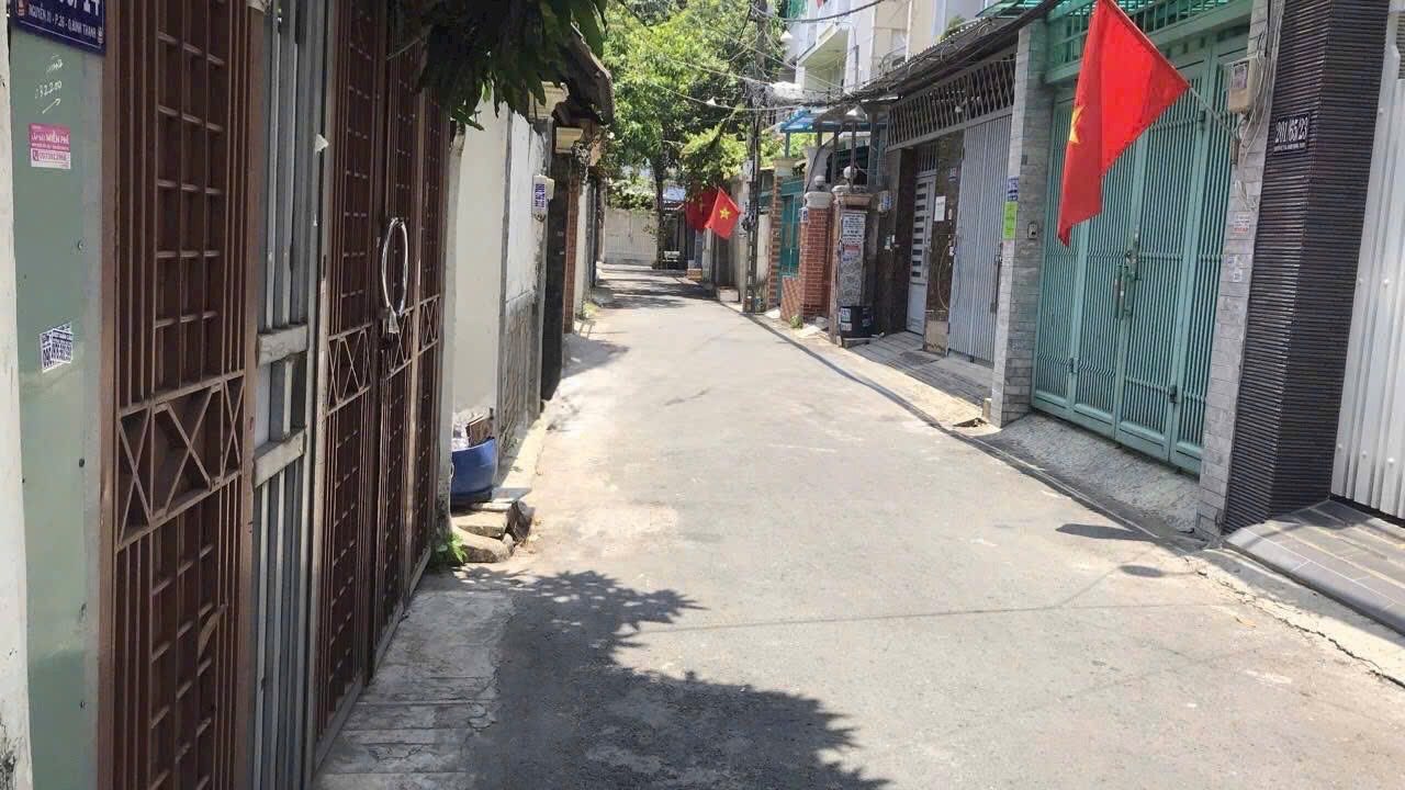 Nhà phố Huỳnh Đình Hai, Quận Bình Thạnh 40m² giá 6.9 tỷ - Hẻm xe hơi đỗ cửa!