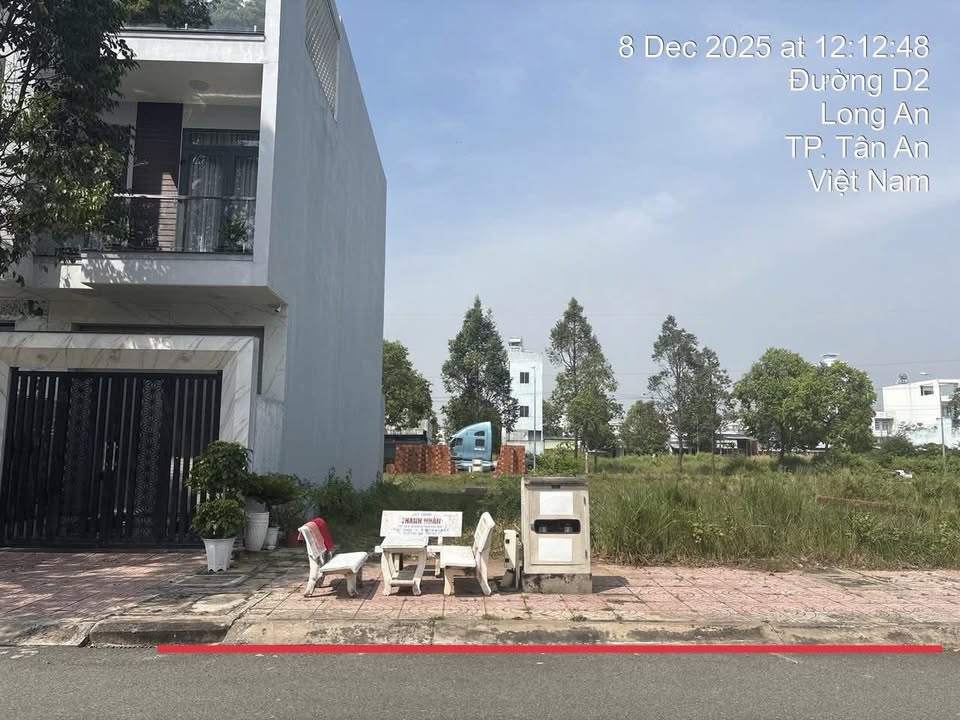 Đất nền chính chủ 2 lô liền kề đường D2, Tân An, Long An - Giá chỉ 4.7 tỷ VND!