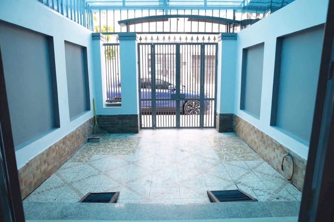 Nhà mặt tiền đường số Quận 7, diện tích 92m² giá 30 triệu/tháng - Kinh doanh thuận lợi!