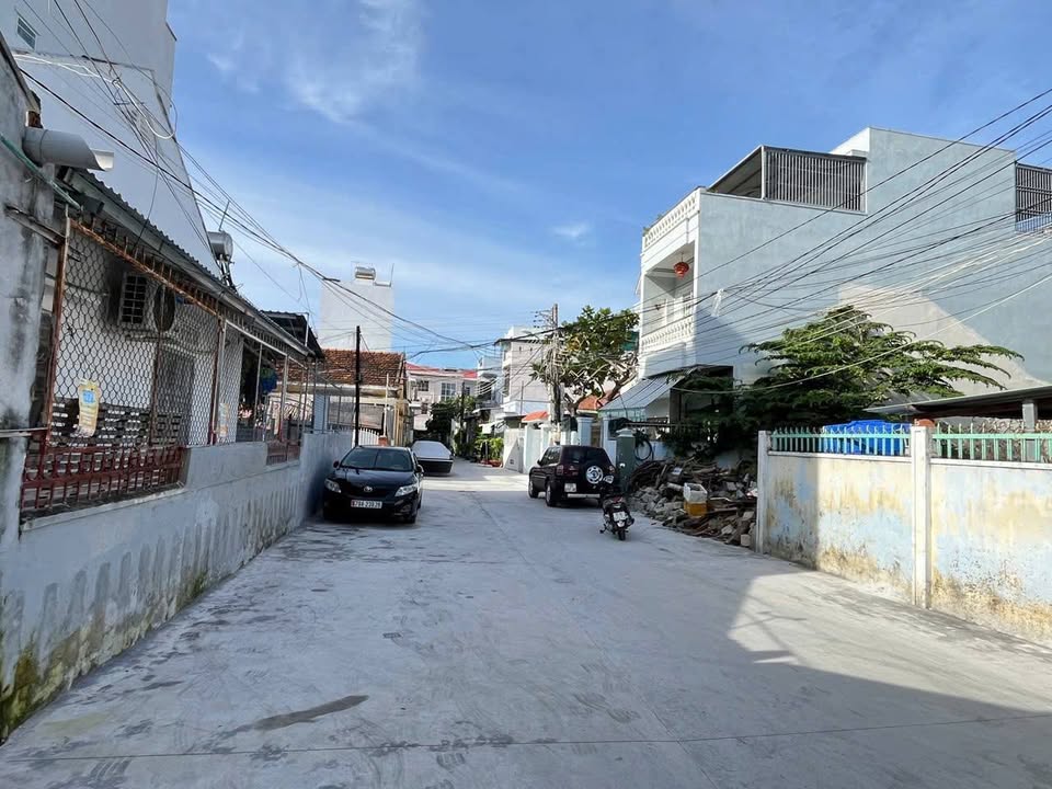 Đất nền rộng 101.8m² tại phường Nam Nha Trang giá 5.7 tỷ - Lô góc 2 mặt tiền!