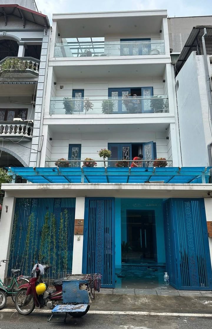 Cho thuê nhà nguyên căn phố Lâm Hạ Long Biên 114m² giá 30 triệu - Vị trí đắc địa, tiện ích đầy đủ!