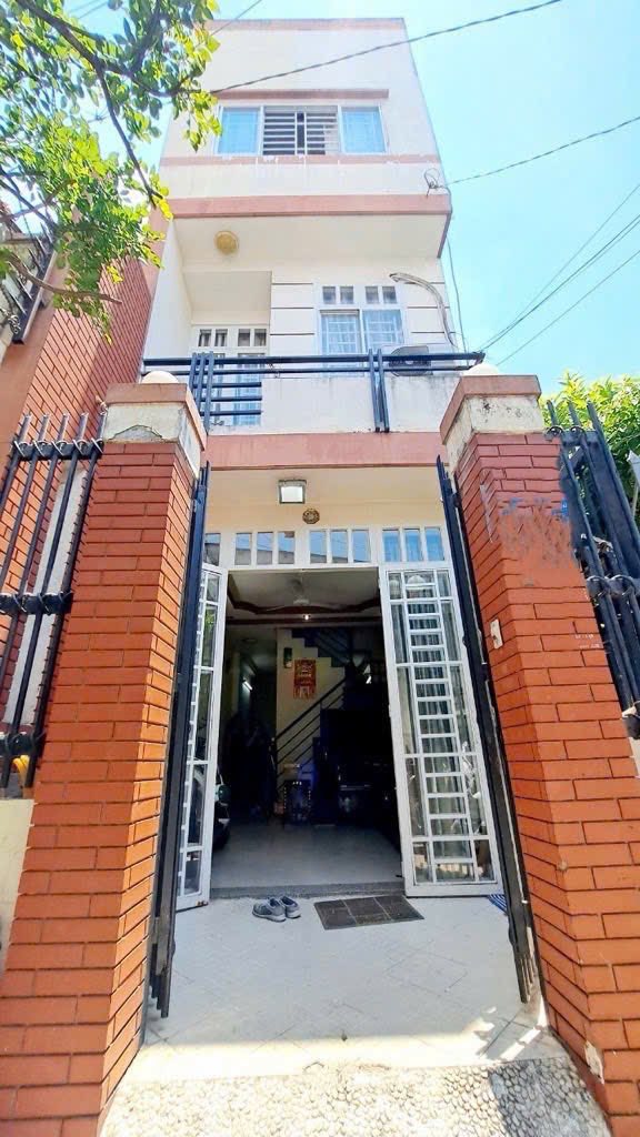 Nhà phố 3 tầng Gò Vấp 40m² giá 4.8 tỷ - Sổ hồng vuông đẹp