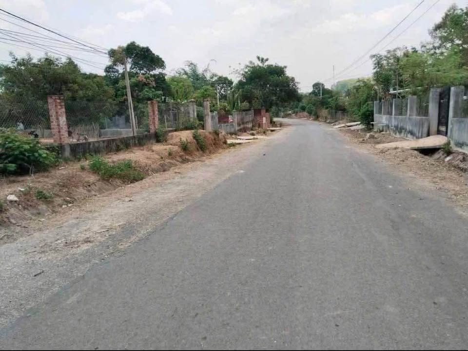 Đất nền chính chủ tại quốc lộ 24, xã Đăk BLa, Kon Tum - Diện tích 500m², giá chỉ 300 triệu!