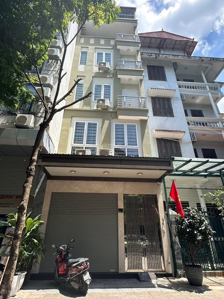 Nhà đẹp tại ngõ 68 Quan Hoa, Cầu Giấy - 45m² giá chỉ 9.6 tỷ - Bán gấp!