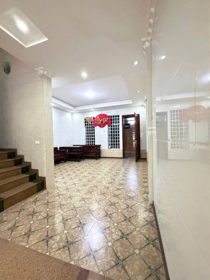 Nhà nguyên căn cho thuê đường 72m tại Vinh 100m² giá 16 triệu - Vị trí đắc địa cho kinh doanh!