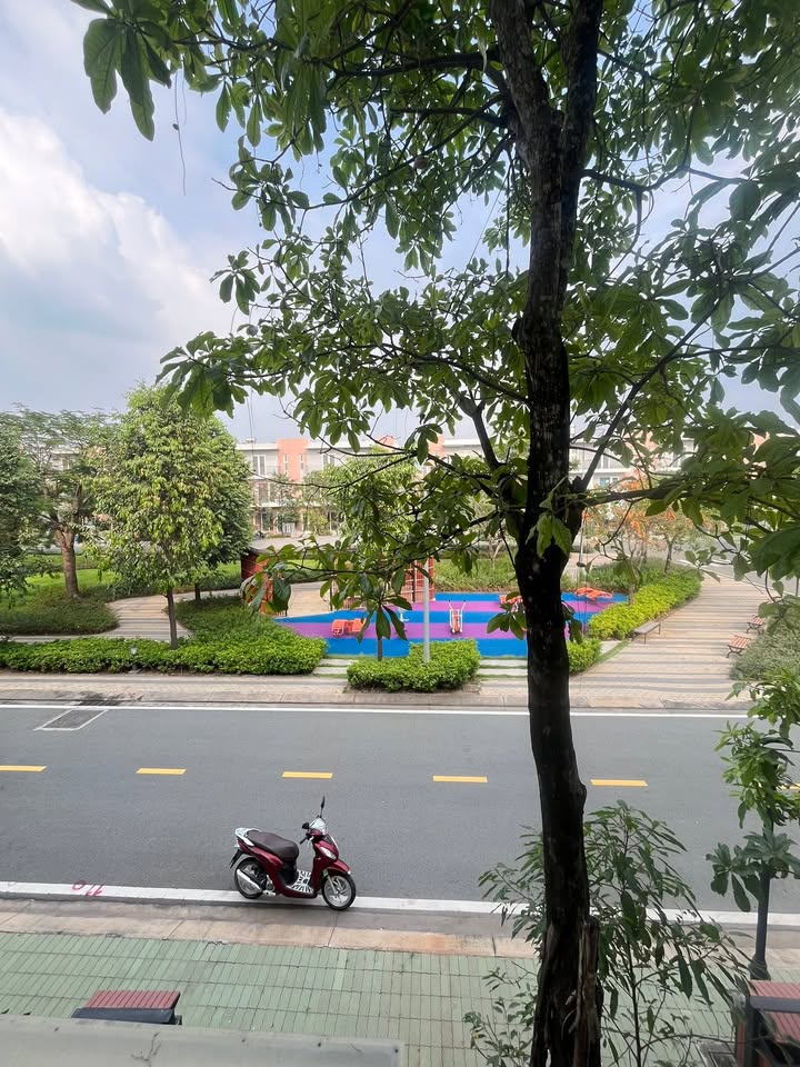 Bán nhà phố Dragon Village Thủ Đức, diện tích từ 90m² - Giá chỉ từ 7.5 tỷ