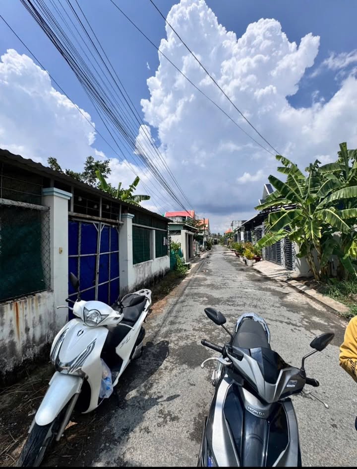 Nhà mới xây ấp 3 Long Cang 100m² giá 2.15 tỷ - Thiết kế hiện đại, ô tô vào tận nơi!