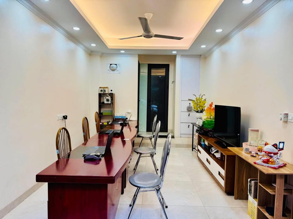 Văn phòng cho thuê tại 181 Trường Chinh 30m² - Chính chủ, giá rẻ vượt trội!
