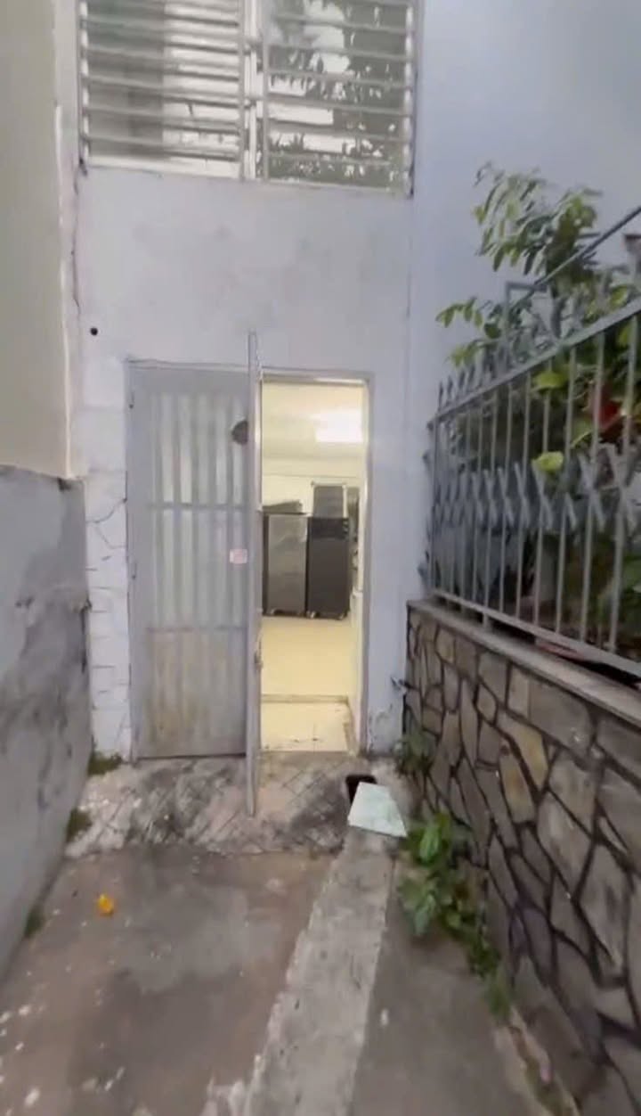 Nhà phố Âu Cơ Tân Sơn Nhì 23.3m² giá 2.8 tỷ - Hẻm xe hơi, an ninh