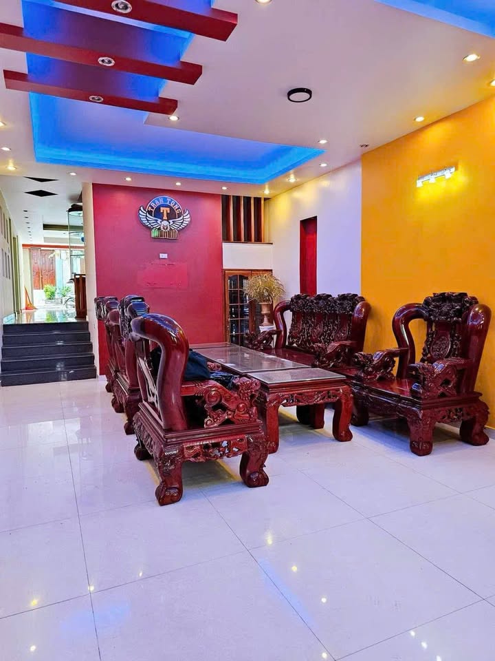 Nhà 3 tầng 100m² tại đường Điện Biên Phủ, Tuy Hòa giá 8 tỷ - Thiết kế hiện đại