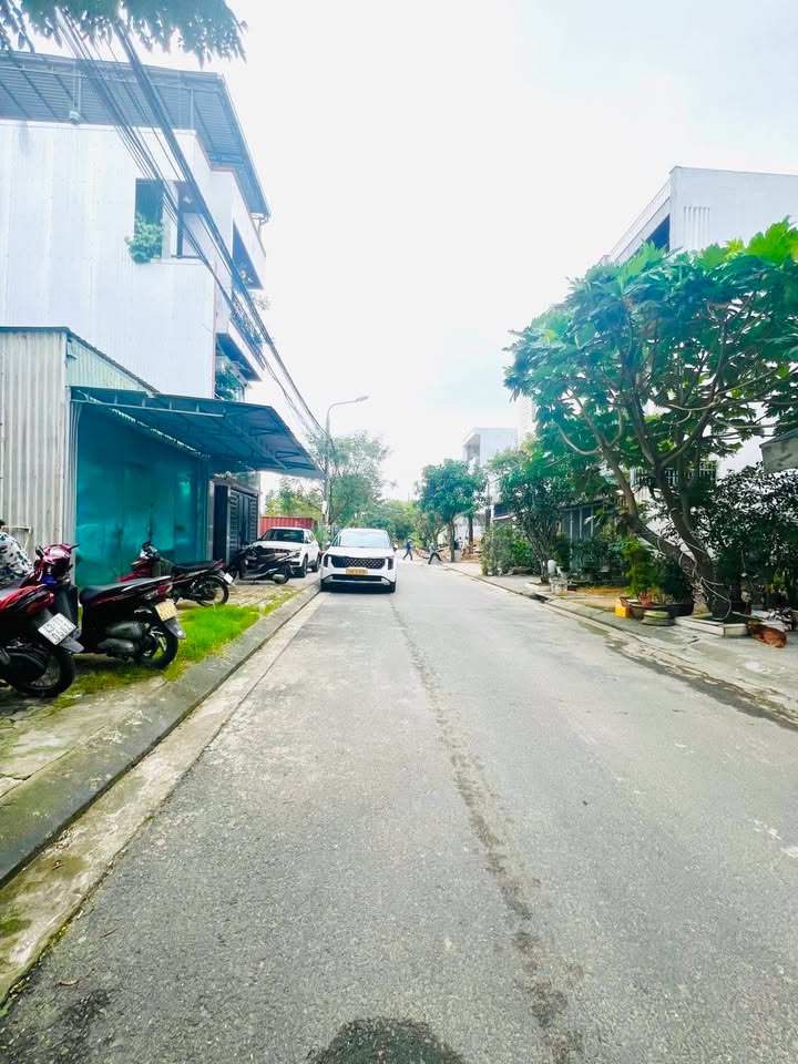 Nhà 3 tầng Hòa Khánh Đà Nẵng 90m² giá 7 tỷ - Vị trí vàng gần công viên