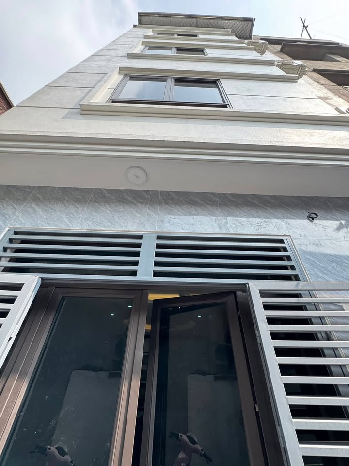 Nhà phố Cầu Cốc Tây Mỗ 62m² giá 8.6 tỷ - Đầy đủ tiện nghi, ô tô đỗ cổng!