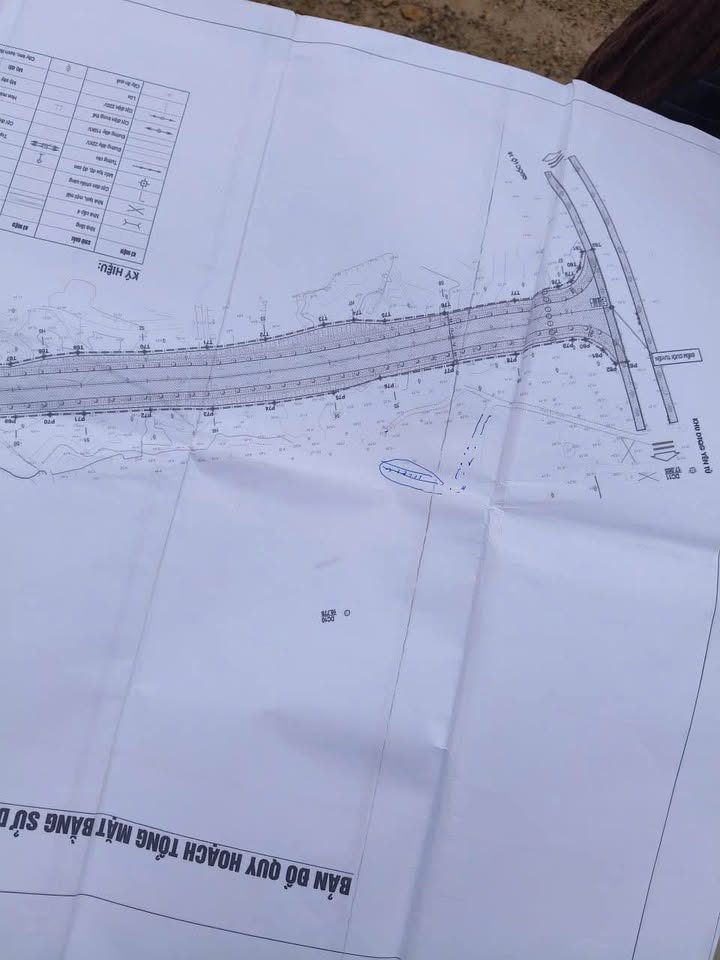 Đất nền Yên Tử, Uông Bí 300m² giá chỉ 8xx triệu - Giao thông thuận lợi!