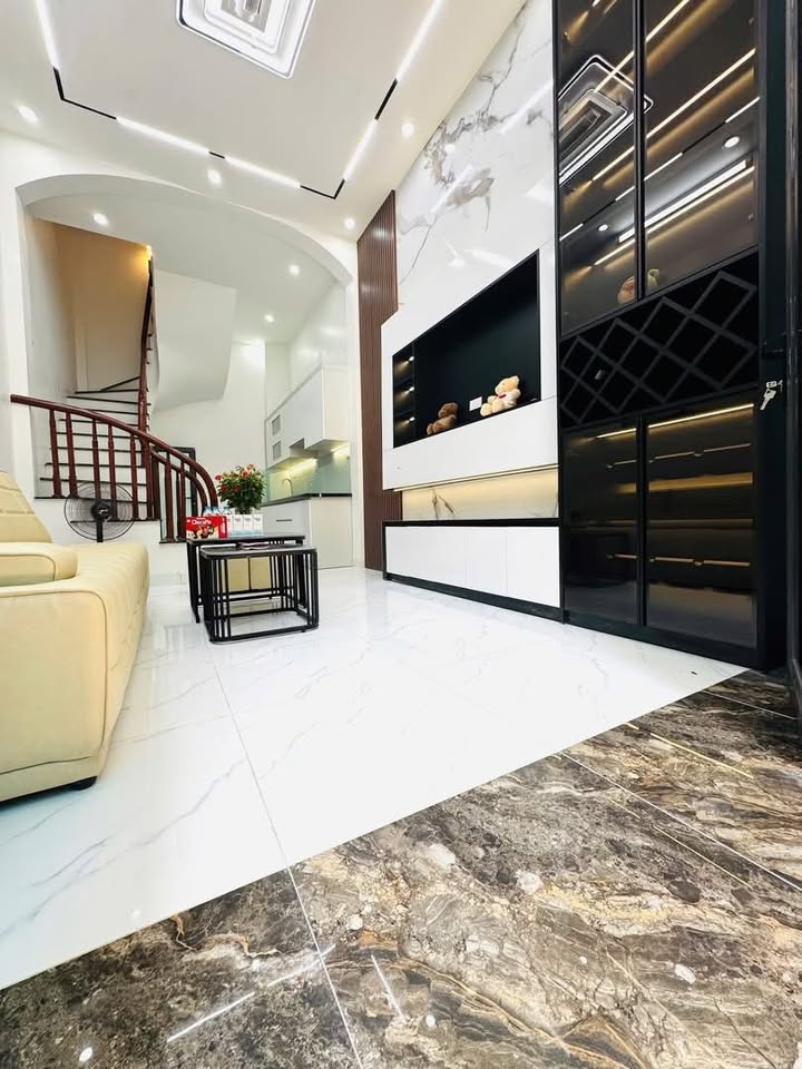 Nhà 5 tầng Thụy Khuê, Tây Hồ 31m² giá 8.7 tỷ - Sổ đỏ chính chủ, chỉ việc dọn vào ở!