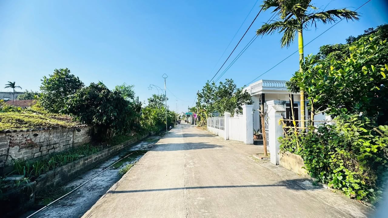 Đất nền xóm 4 Kim Trung 200.2m² giá 400 triệu - Mặt tiền đường lớn thông thoáng!