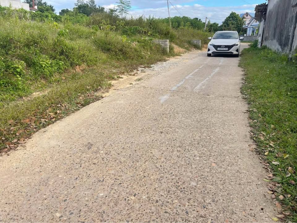 Đất nền mặt tiền 10m tại xóm Bình Điềm, 400m² giá chỉ 900 triệu - Cơ hội đầu tư hấp dẫn!