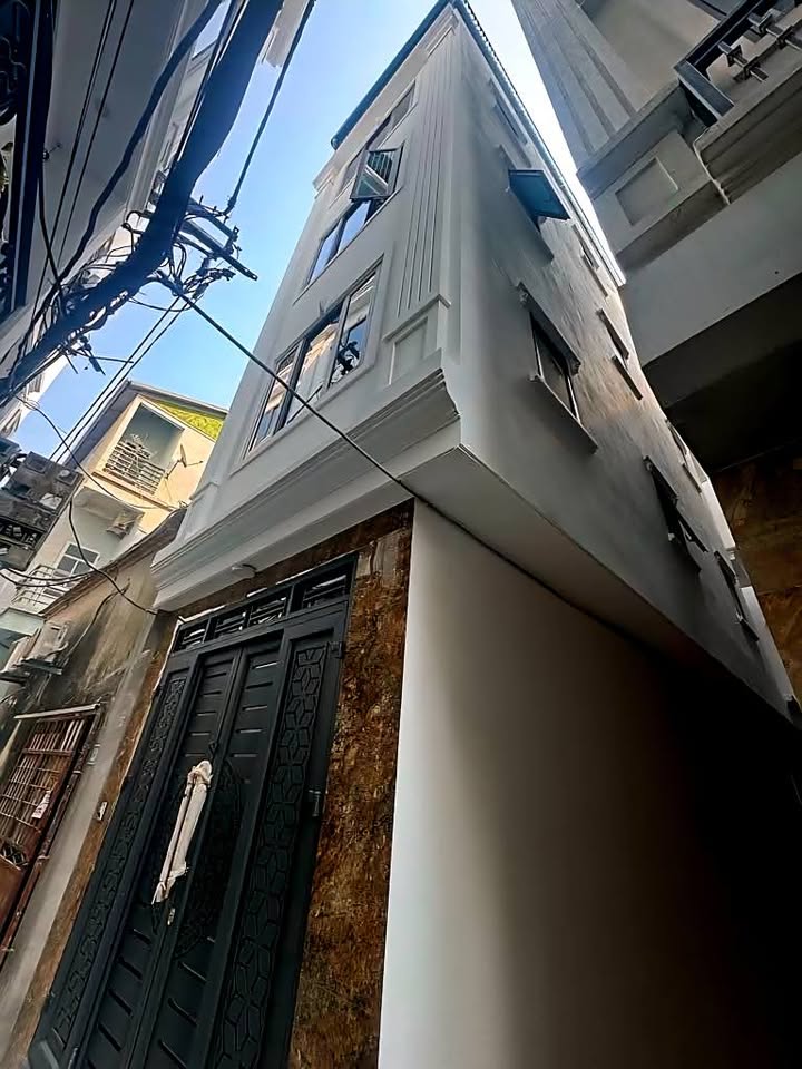 Nhà lô góc Dương Nội 35m² giá 5.6 tỷ - Full nội thất, ô tô vào tận nhà!