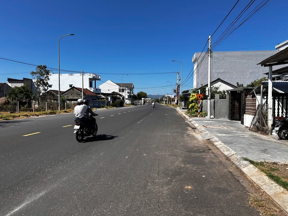 Đất nền Lư Giang Đông Hòa 150m² giá 1.65 tỷ - Đầu tư sinh lời ngay!