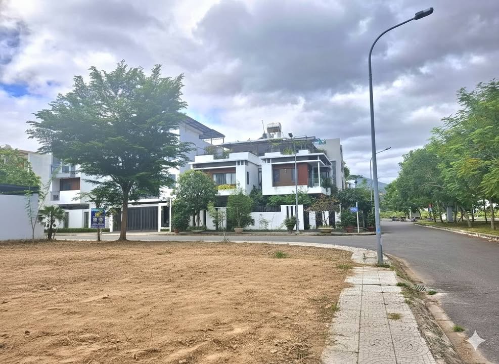 Biệt thự Mỹ Gia Gói 5 Thái Hưng 287m² giá 14.375 tỷ - Lô gốc 2 mặt tiền đẹp!