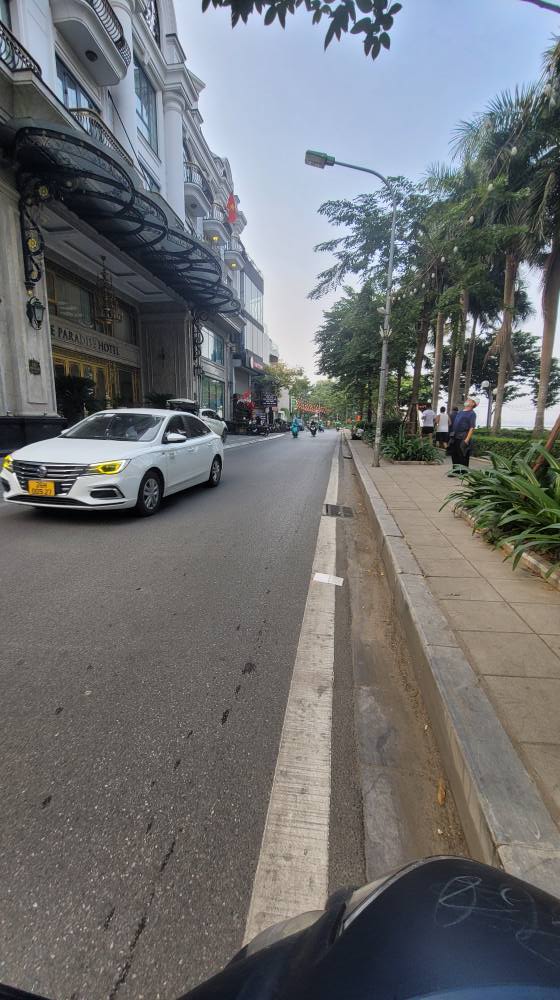 Căn hộ tập thể Vĩnh Phúc Ba Đình 76m² giá 6.8 tỷ - Sổ đỏ chính chủ, giao dịch nhanh!