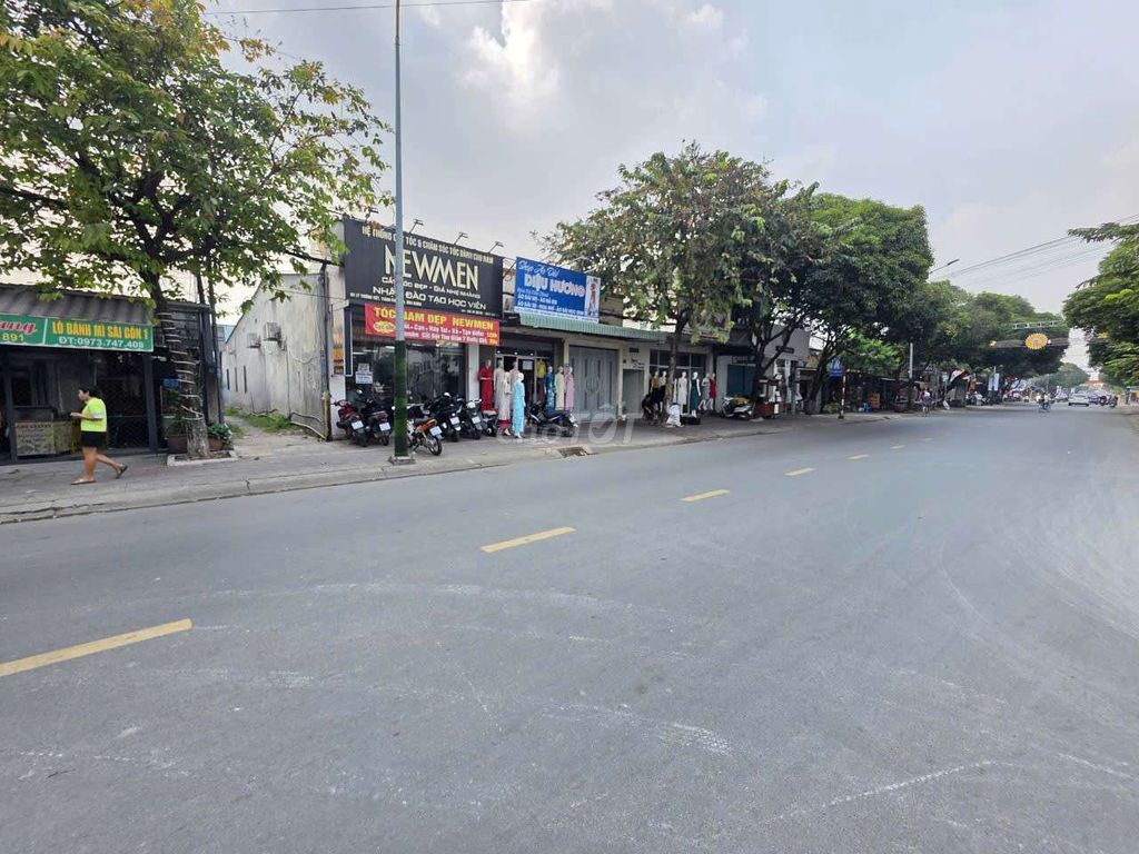 Nhà mặt tiền đường Lý Thường Kiệt, phường Dĩ An, 84m² giá 10.5 tỷ - Kinh doanh đắc địa!