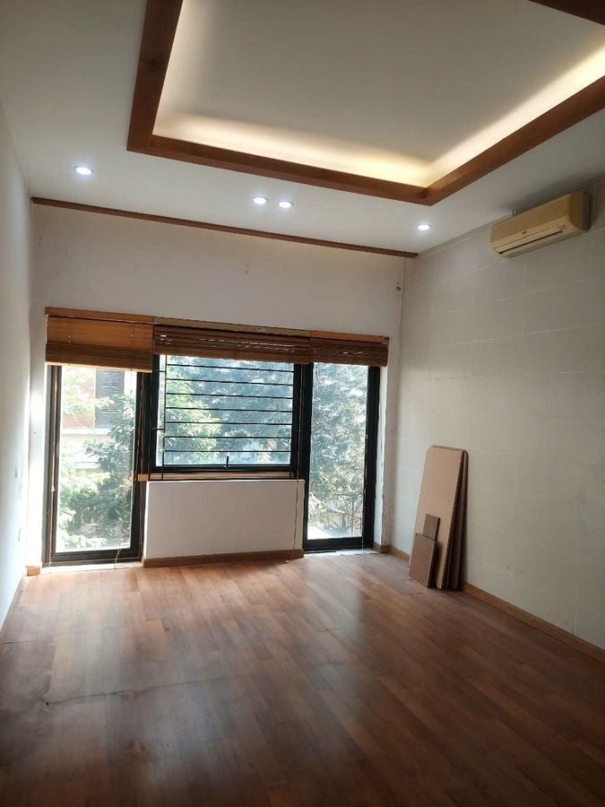 Bán nhà phố Nguyễn Ngọc Vũ 60m² giá 16.5 tỷ - Vị trí đắc địa, ô tô đỗ cửa!