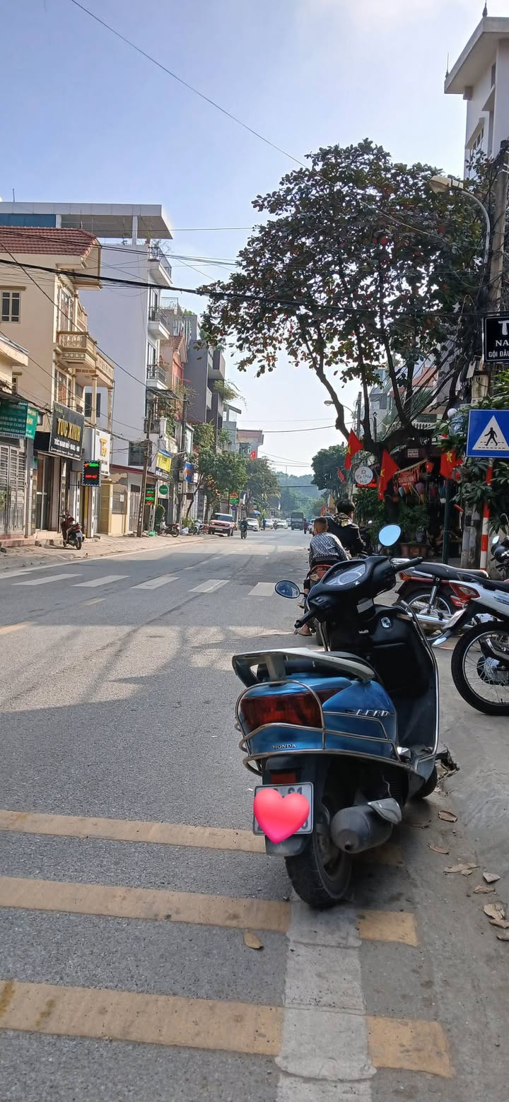 Nhà bán phố Lâm Tiên, Thư Lâm, Đông Anh 60m² - Sổ đỏ chính chủ, sẵn vào ở!