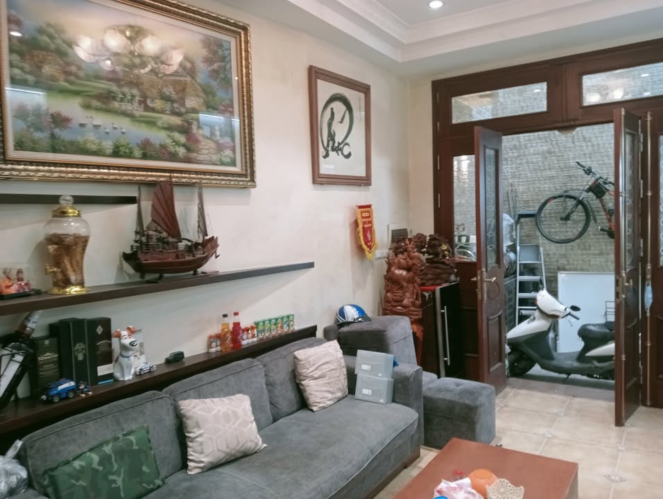 Nhà phố Hàng Than 60m² giá 200 triệu - Thiết kế hiện đại, pháp lý chuẩn!