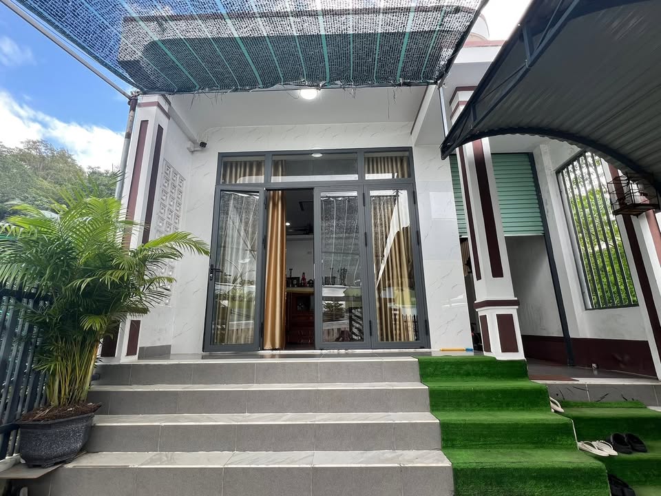 Nhà riêng Cam Ranh 240m² giá 1.8 tỷ - Bán gấp chính chủ!